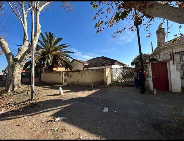 7 BEDROOM HOUSE FOR SALE IN KENSINGTON